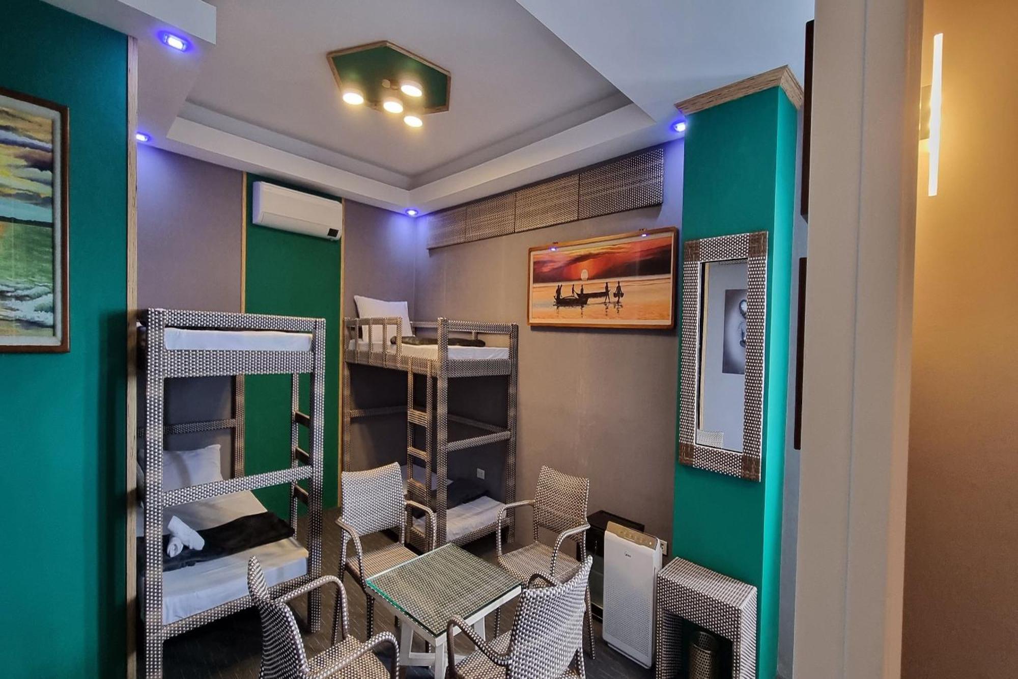 Marigondon  Attic Capsule Hotel מראה חיצוני תמונה