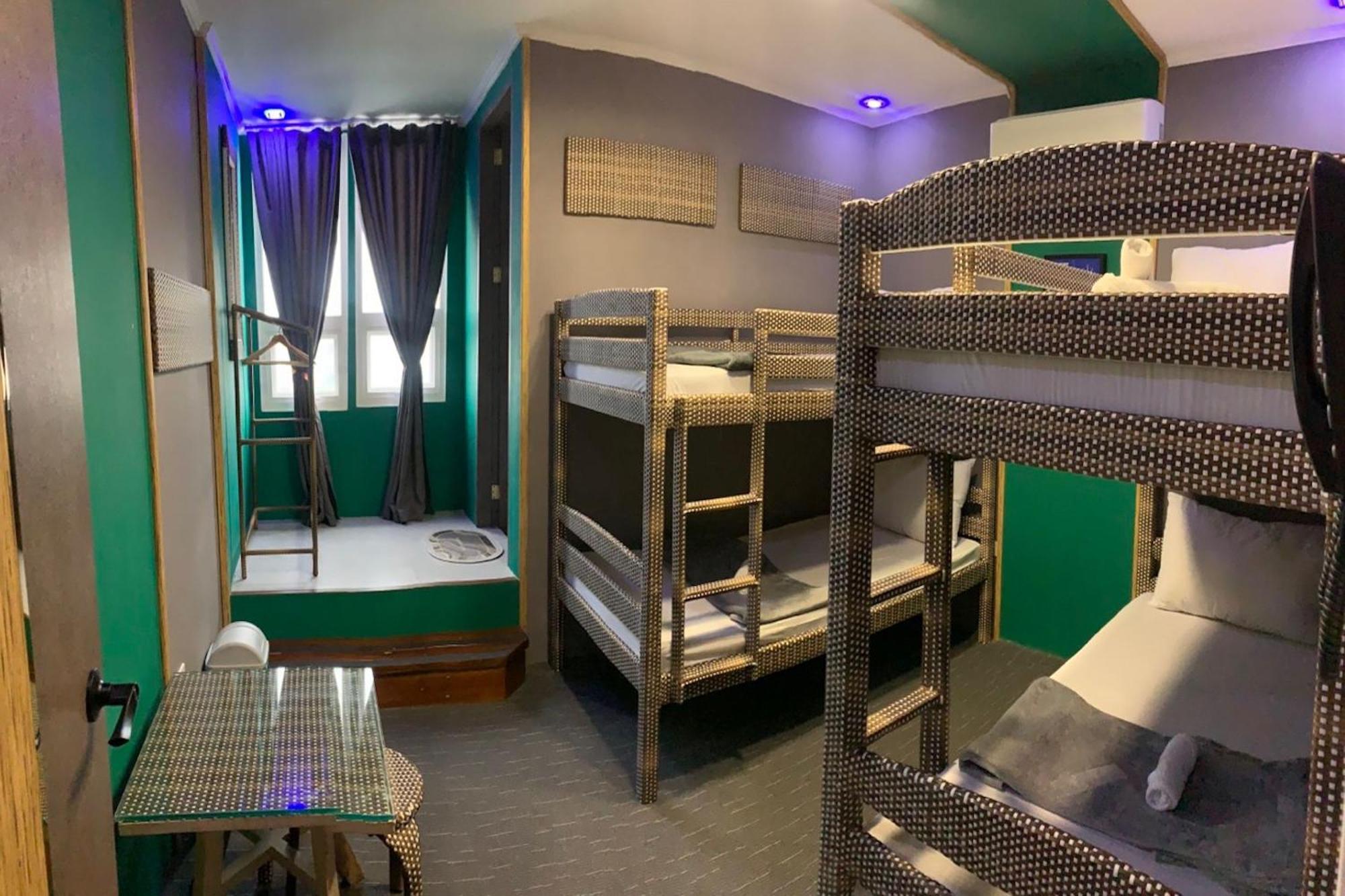 Marigondon  Attic Capsule Hotel מראה חיצוני תמונה