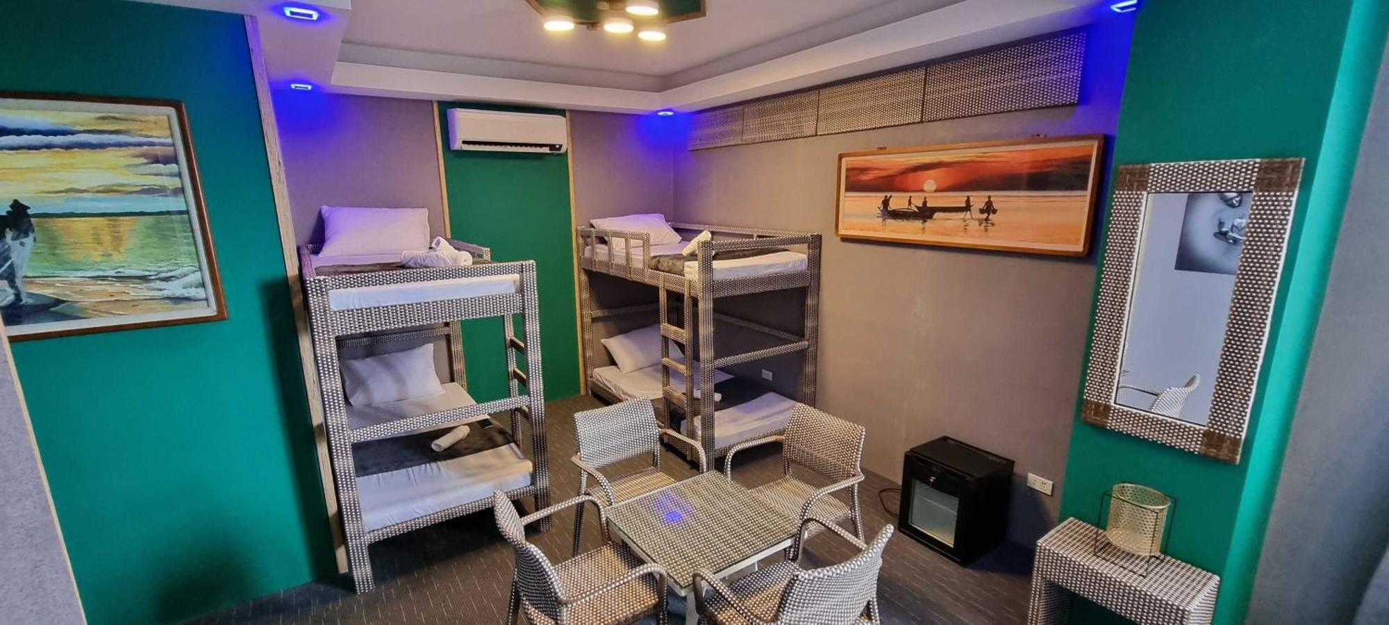 Marigondon  Attic Capsule Hotel מראה חיצוני תמונה