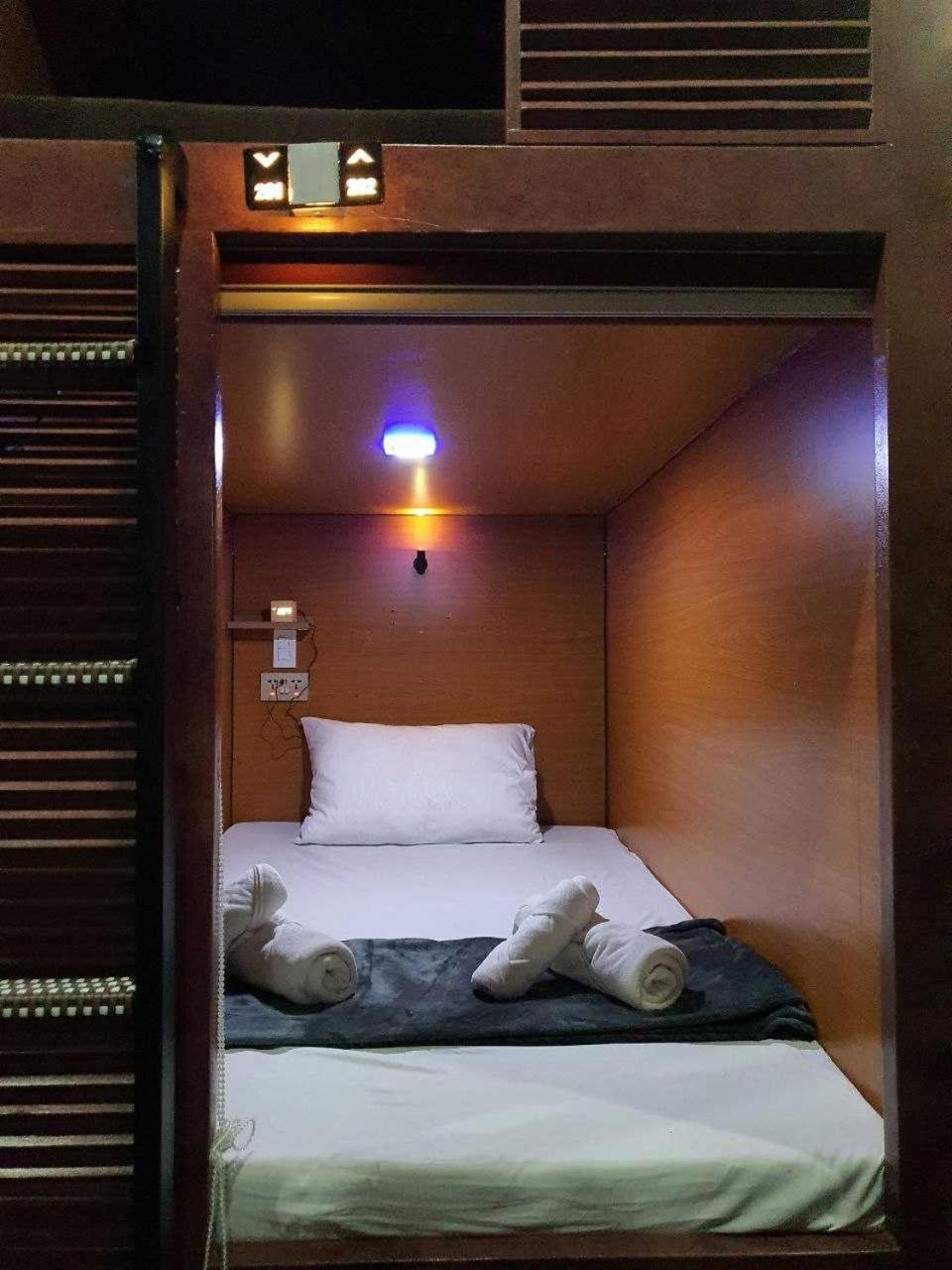 Marigondon  Attic Capsule Hotel מראה חיצוני תמונה
