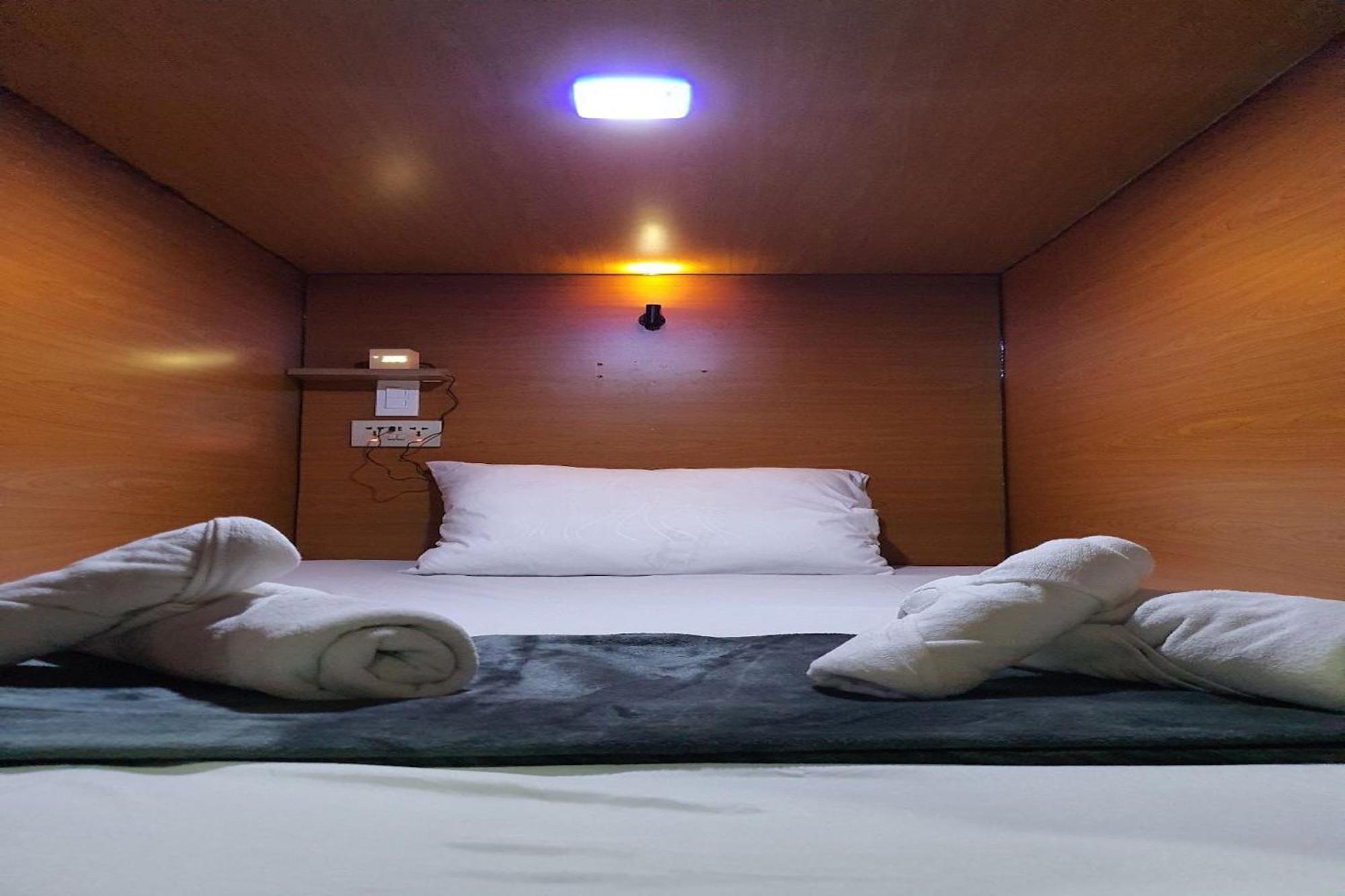 Marigondon  Attic Capsule Hotel מראה חיצוני תמונה