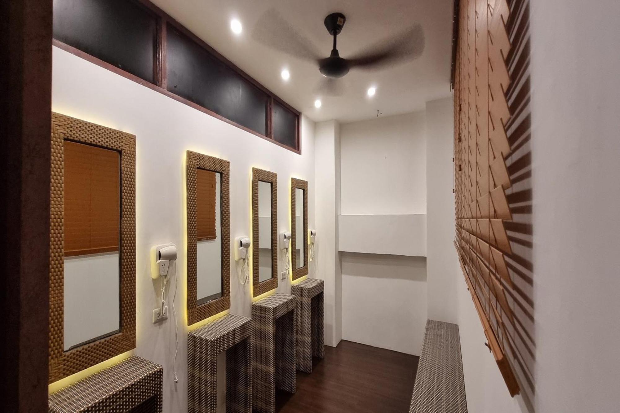 Marigondon  Attic Capsule Hotel מראה חיצוני תמונה