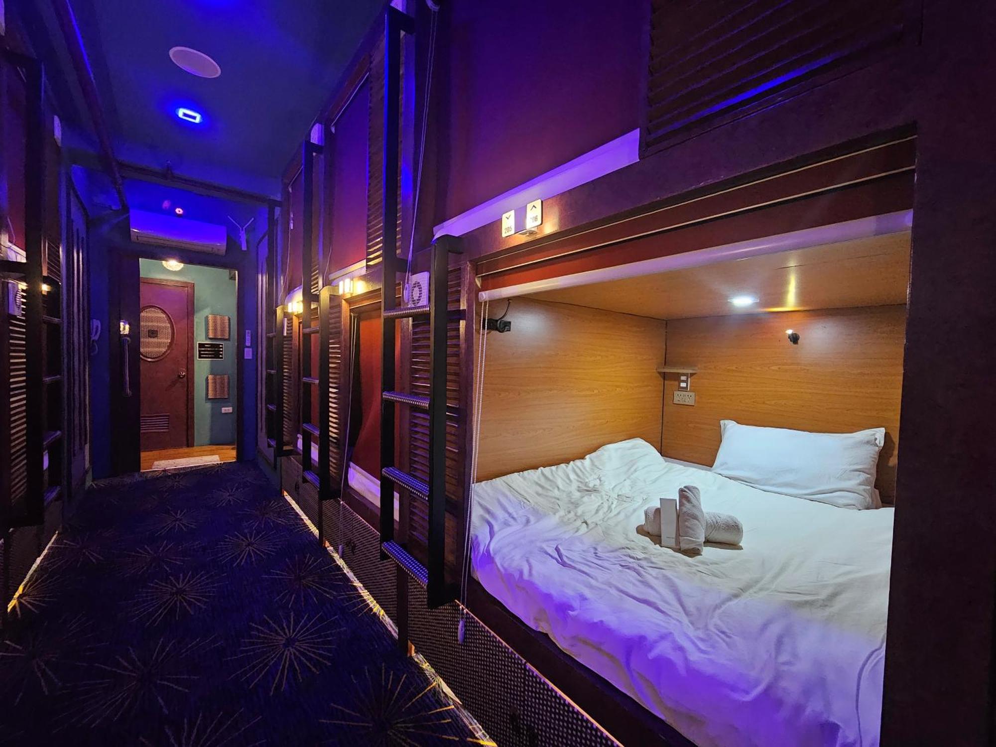 Marigondon  Attic Capsule Hotel מראה חיצוני תמונה