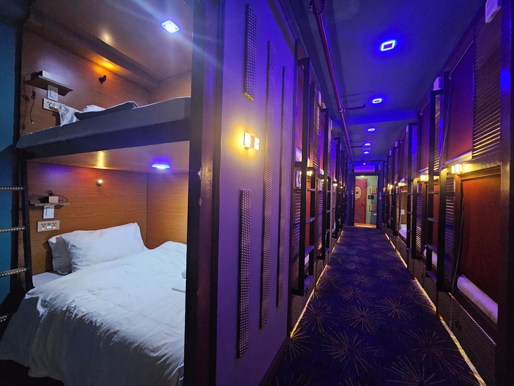Marigondon  Attic Capsule Hotel מראה חיצוני תמונה