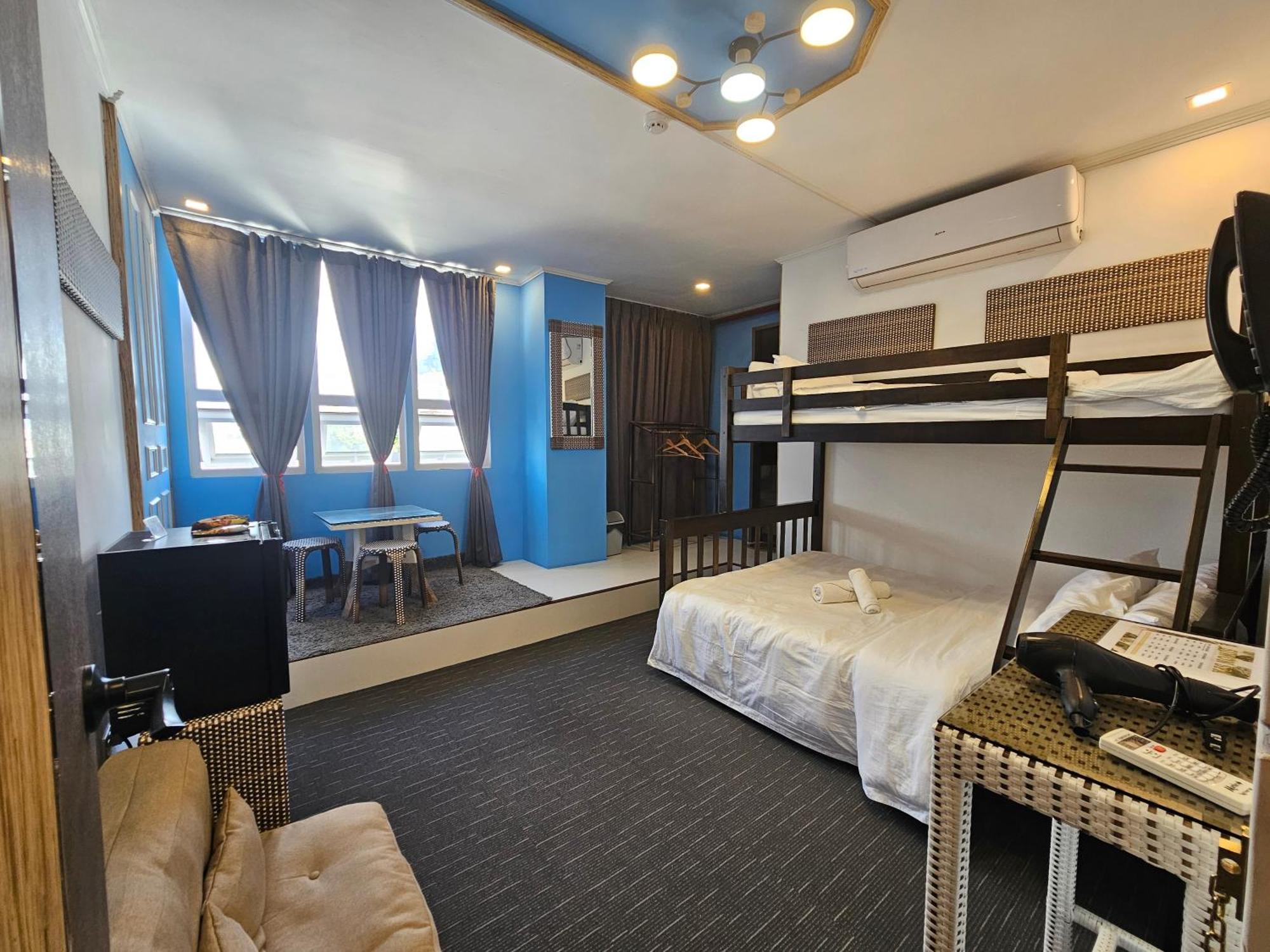 Marigondon  Attic Capsule Hotel מראה חיצוני תמונה
